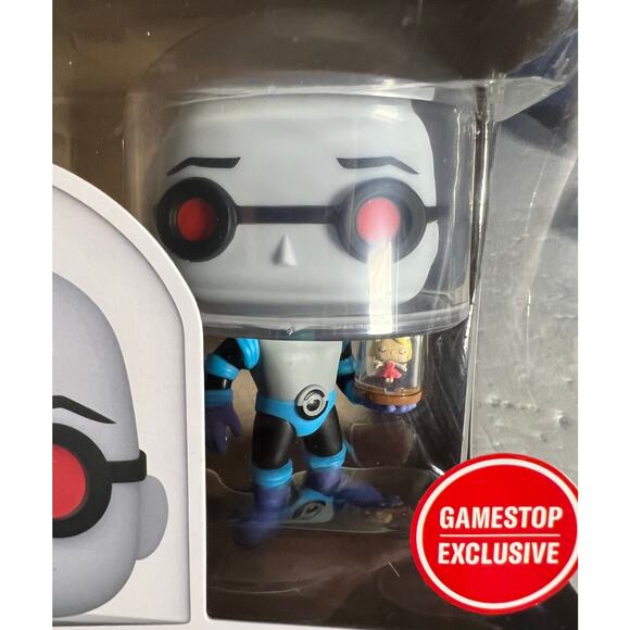 Funko Pop! Mr. Freeze #531 GameStop Exclusive - Batman: The Animated Series Nora - Picture 7 of 8
